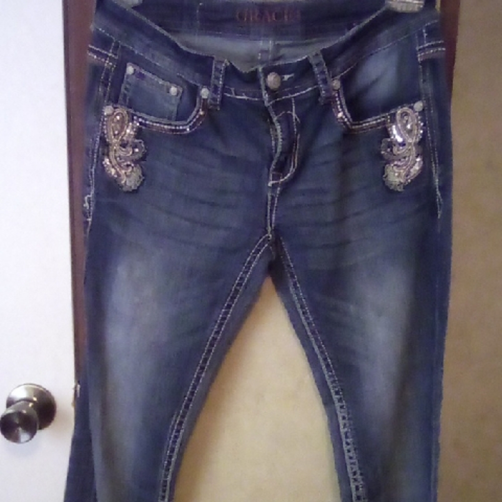 Grace Women's Blue Jeans with Embellished Pockets